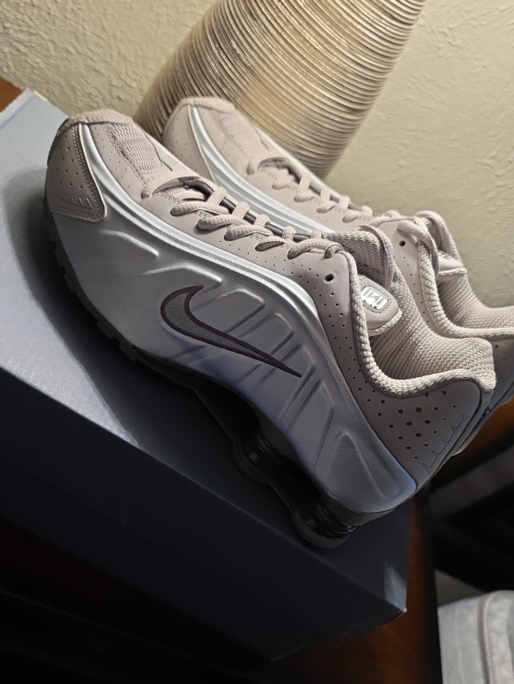 Nike Men's  Shox R4 sneakers in a "Cave Stone" Color way Mens Size 8